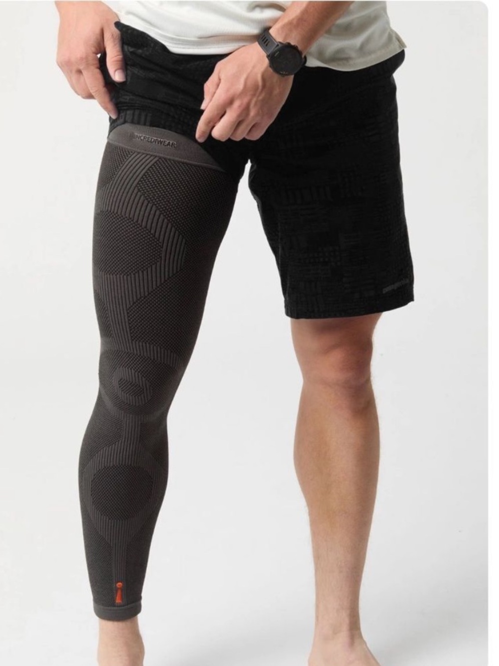 NWT Incrediwear Active Black Recovery Leg Sleeves. Size Small.